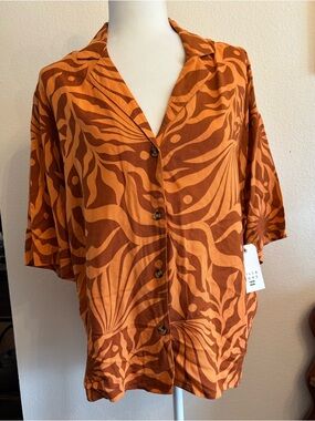 NWT Billabong button up short sleeve top